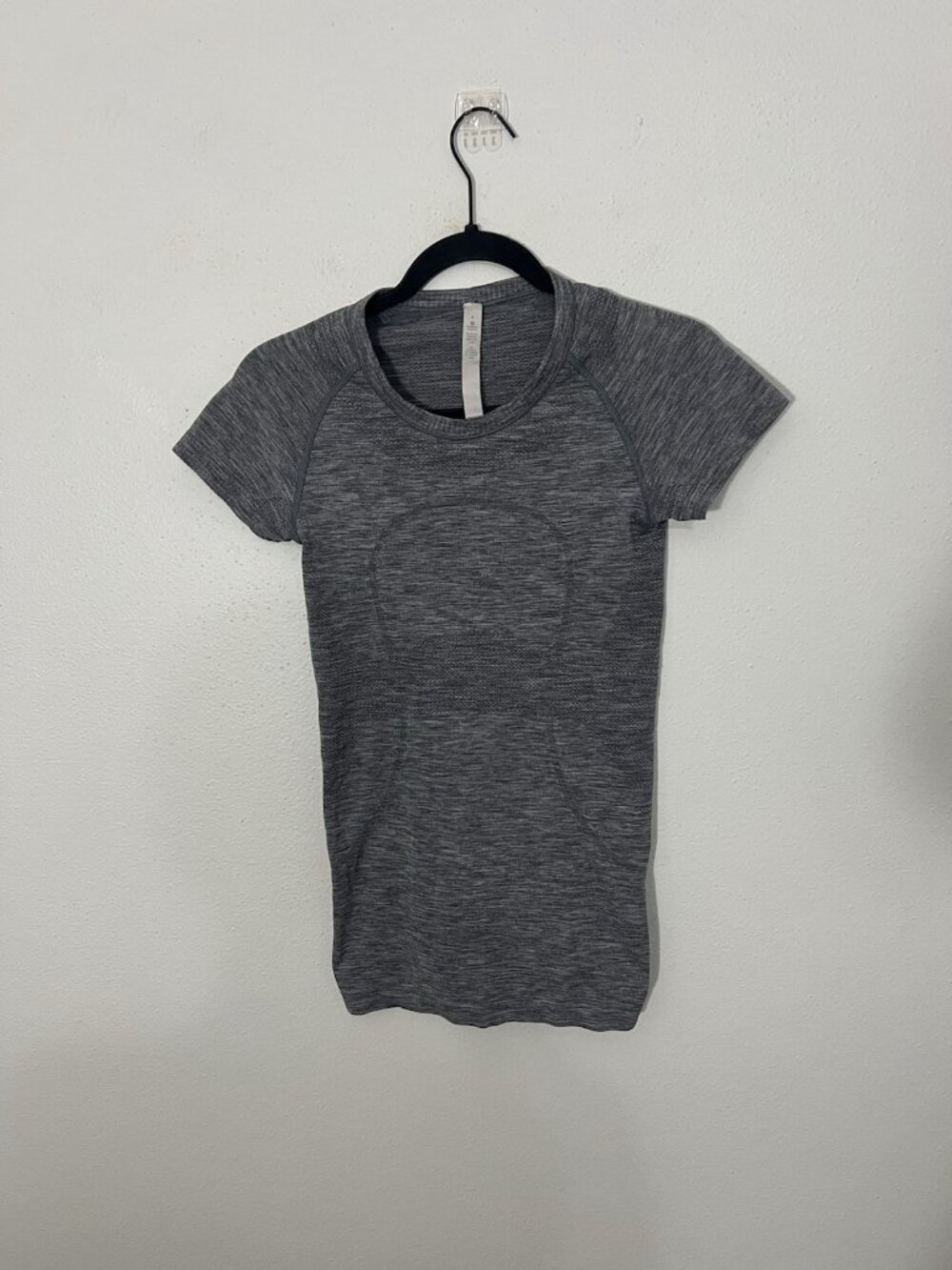 Lululemon Swiftly Tech Short Sleeve T Shirt Size 4 Gray